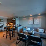 Harbour Sea View 아파트