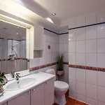 Апартаменты Harbour Sea View Свольвер